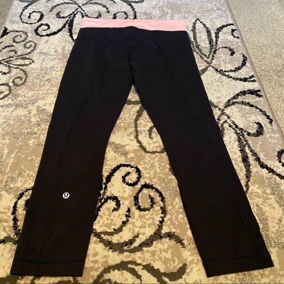 Lululemon Invert Crop Pants - size 4/6 - Picture 7 of 7